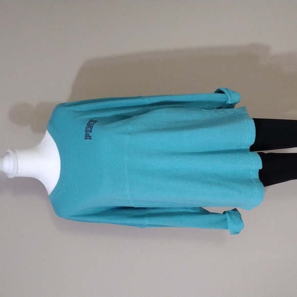 VS PINK Sweater - Picture 1 of 4